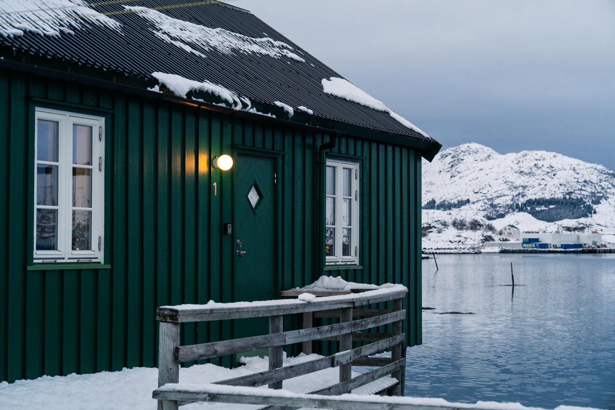 Kraemmervika Rorbuer - Rustic Cabins In Lofoten Баллстад Экстерьер фото